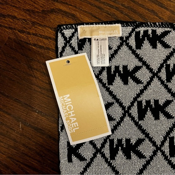 Michael Kors Black and Glittery Silver Logo Infinity Scarf NWT - Picture 5 of 7